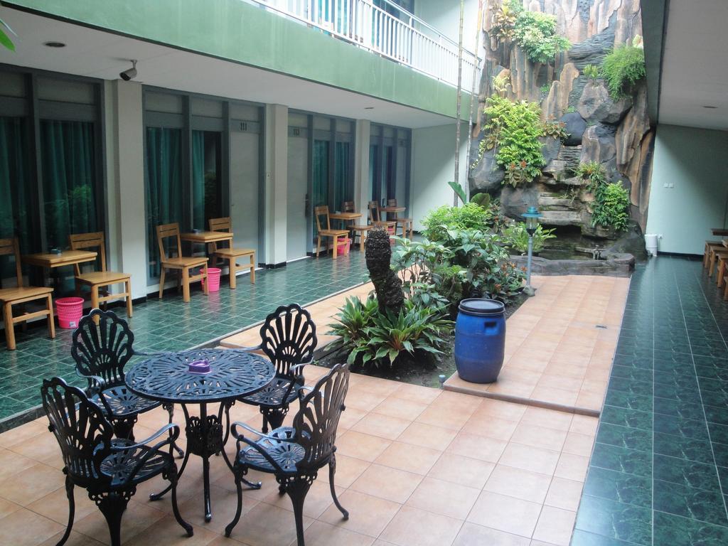 Hotel Trio Surakarta (Solo) Exterior foto