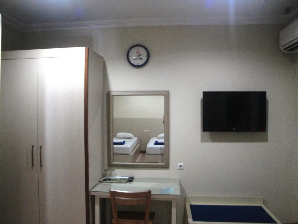 Hotel Trio Surakarta (Solo) Quarto foto